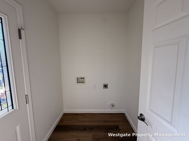 Building Photo - 1346 Skillman Ln