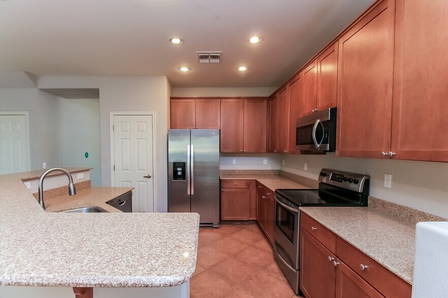 Building Photo - 21129 E Stonecrest Dr