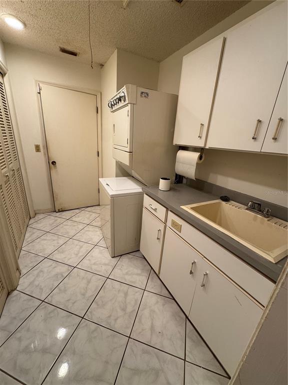 Building Photo - 5638 Country Lakes Dr