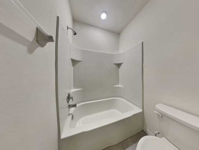 Building Photo - 5254 Dragonfly Dr