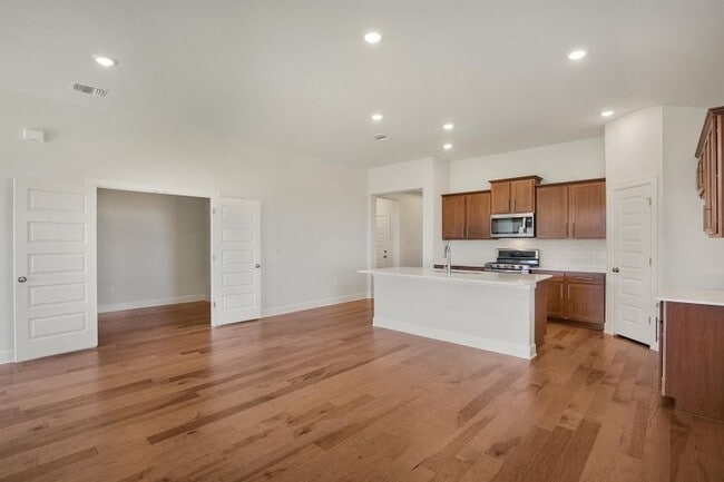 Building Photo - 8417 Yokohama Terrace