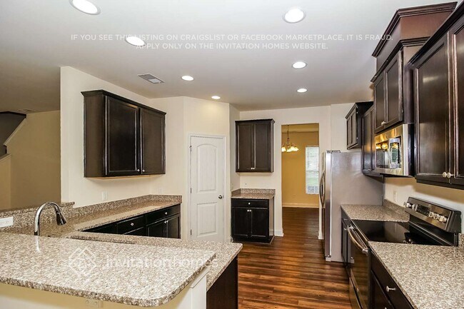 Building Photo - 190 Sassafras Rd