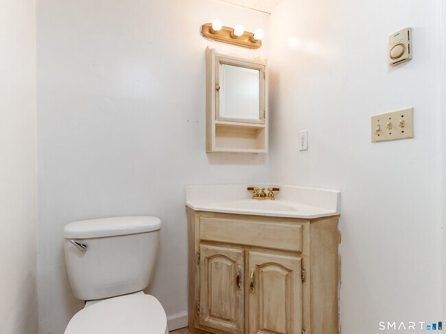 Building Photo - 97 Brussels Ave