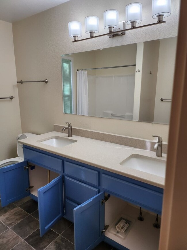 Building Photo - Available until April 1st, 2026 - River Me...