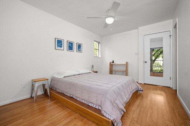 Building Photo - 2104 Cullen Ave