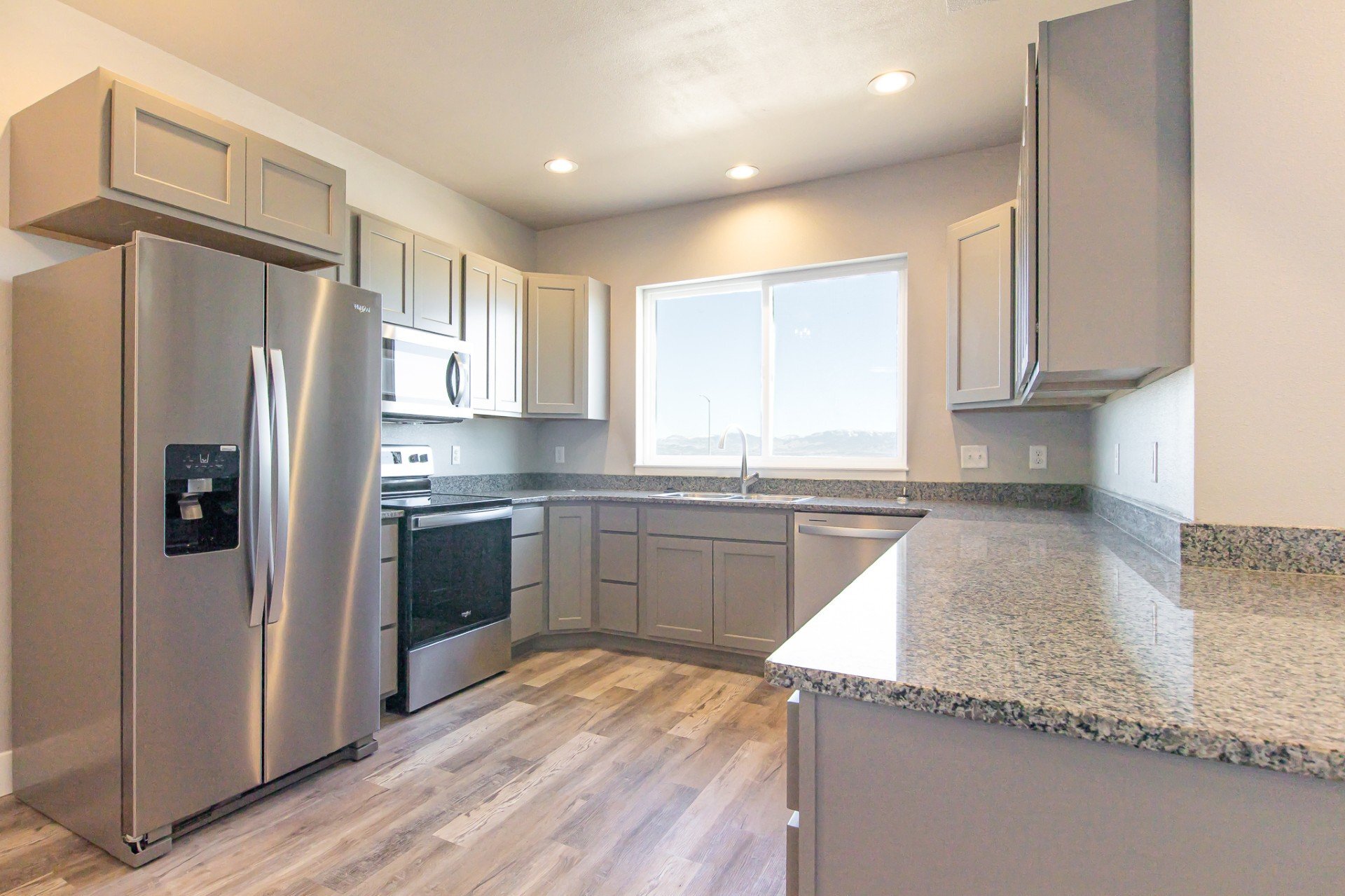 Building Photo - 2300 Deerfield Ln