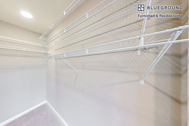 Building Photo - 160 Boylston St