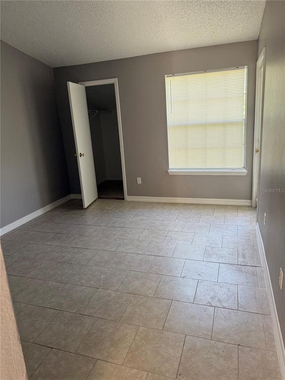 Building Photo - 1948 Lake Atriums Cir