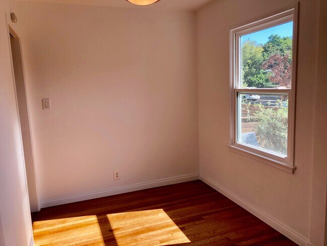 Building Photo - 1727 Franklin St