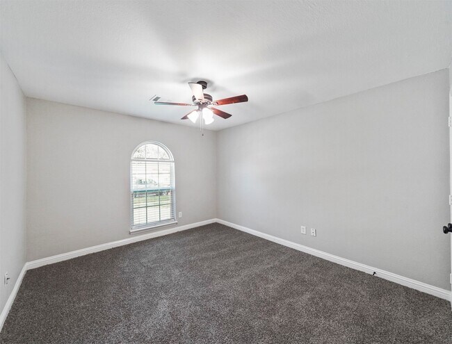 Building Photo - 24307 Broken Bow Ln