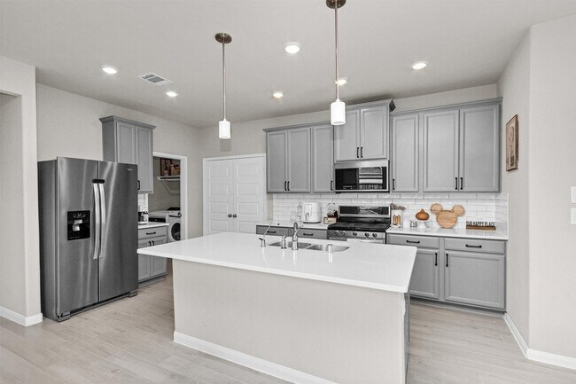 Building Photo - 18503 Sunrise Maple Dr