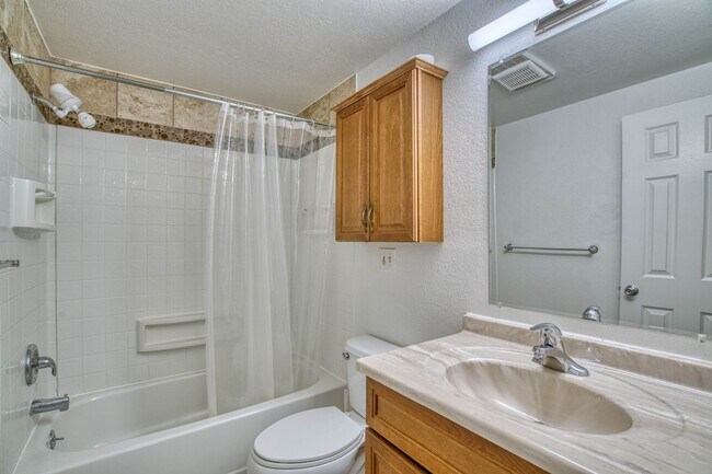 Building Photo - 1725 7th St