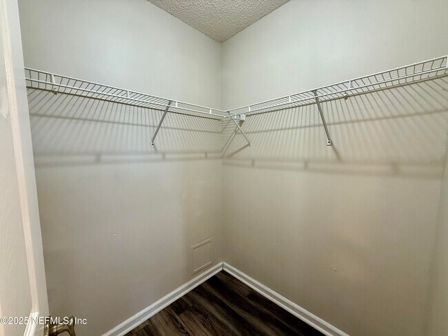 Building Photo - 4578 Blue Stream Ln N