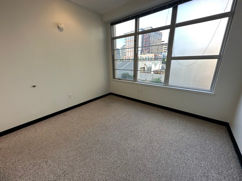 Building Photo - 117 E Berkeley St