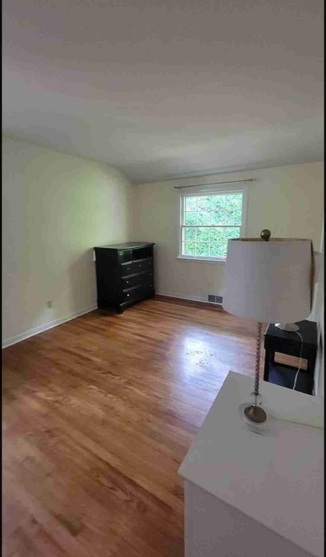 Building Photo - 1 Clearbrook Rd