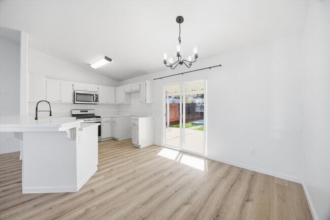 Building Photo - SILVERCREEK BEAUTY !!!  APPLICATION PENDING!!