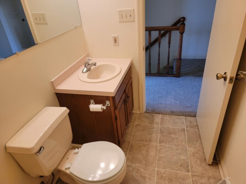 Building Photo - 396 Dohner Dr