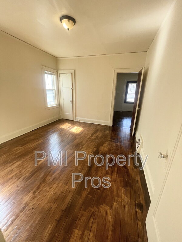 Building Photo - 3880 N 27th St