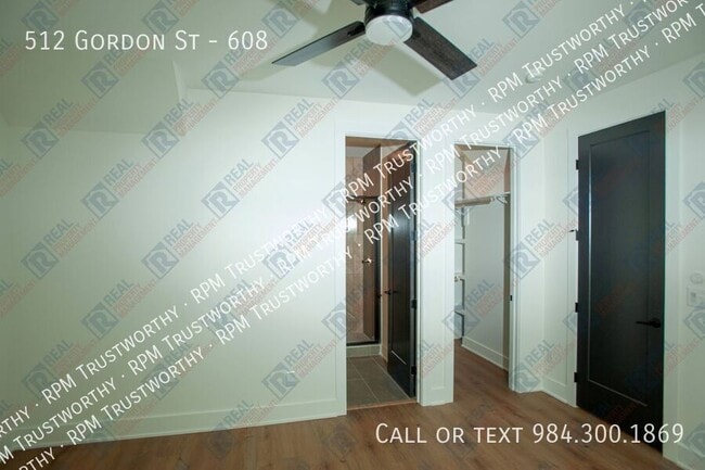 Building Photo - 512 Gordon St