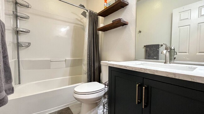 Building Photo - 3BD/2.5BA - Modern 3-Bed Home with Privacy & Amenities: Near Schools, Parks & Shopping!