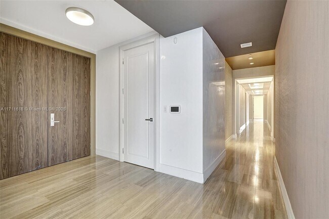 Building Photo - 17749 Collins Ave