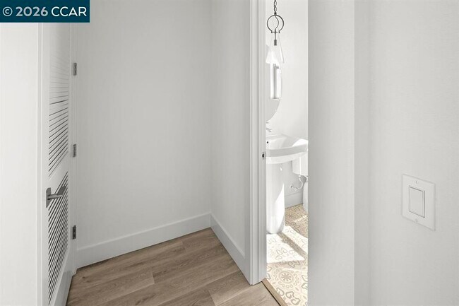 Building Photo - 2802 Chattleton Ln