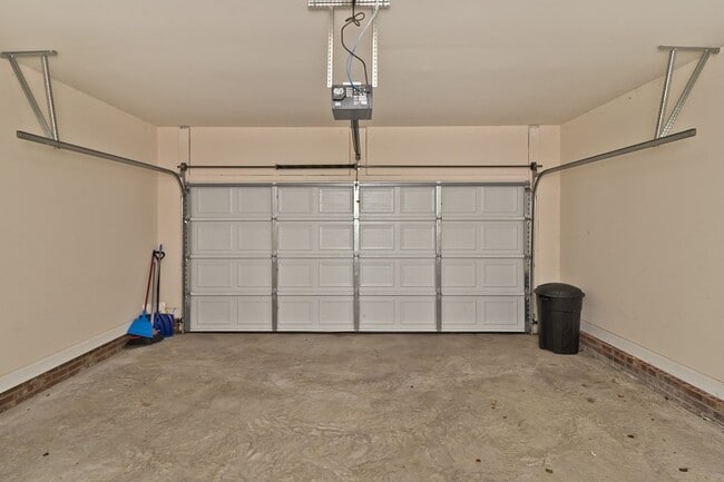 Building Photo - Two-Story Home in Arden with Bonus Room/Of...