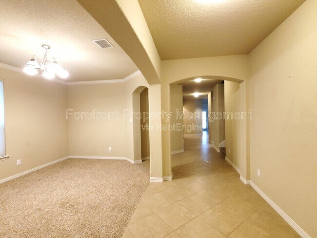 Building Photo - 11927 Jasmine Way