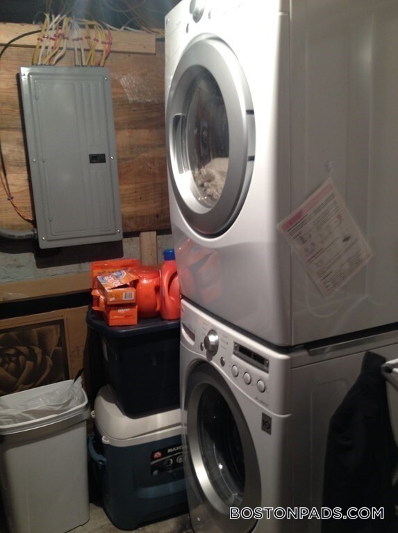 Building Photo - 51 Greenwich St