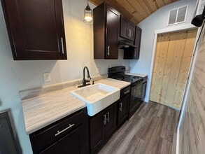 Building Photo - 1 Bedroom/1 Bathroom Tiny Home in Sulphur Rock