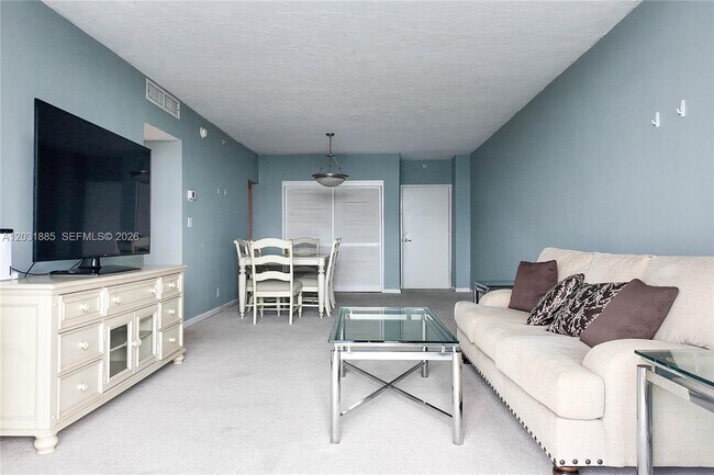 Building Photo - 3000 S Ocean Dr