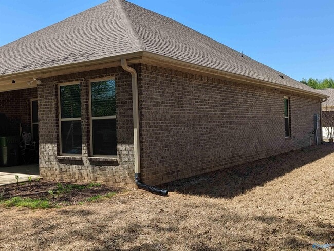 Building Photo - 152 Summer Pointe Ln