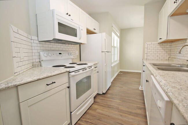 Building Photo - PRE-LEASING FOR 2025! 3 Bedroom, 2 Bath in...