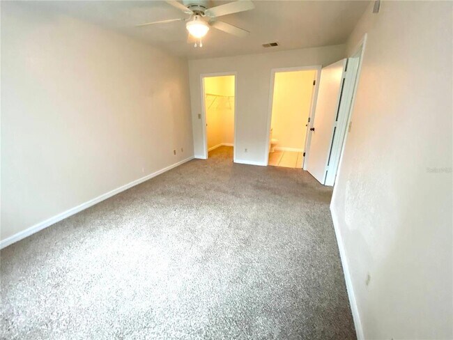 Building Photo - 10105 N Alafaya Trail