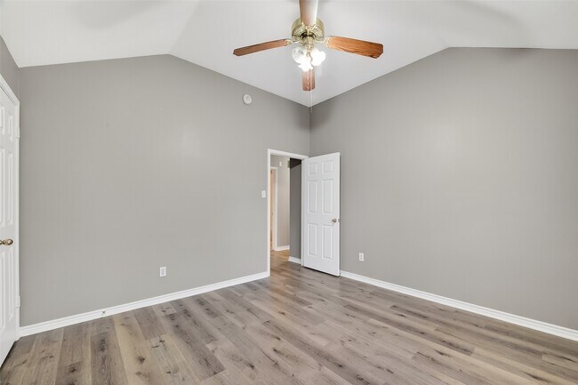 Building Photo - 1707 Bonnie Lea Ln