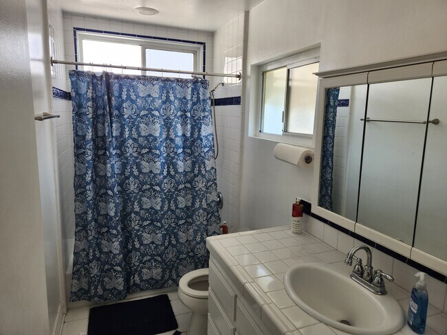 Building Photo - 310 Bethany Rd