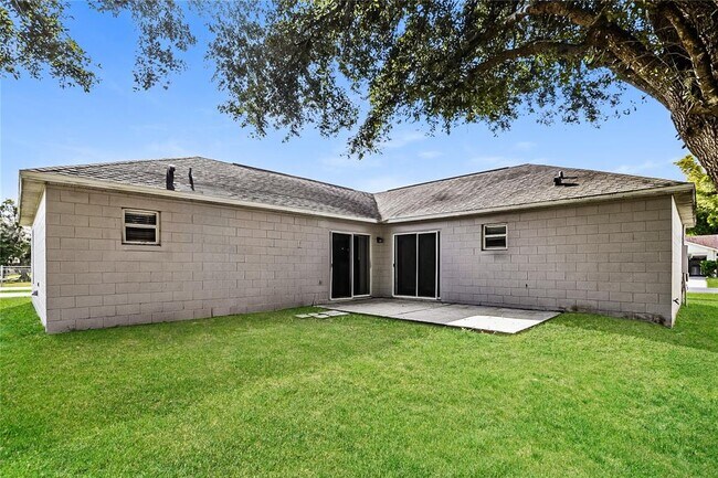 Building Photo - 822 Del Prado Dr