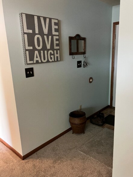 Building Photo - 6946 Gayle Lyn Ln