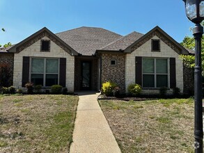 Building Photo - 3 Bedroom in Hallsville
