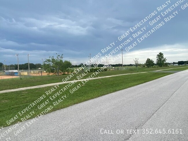 Building Photo - 6761 SE 105th Pl