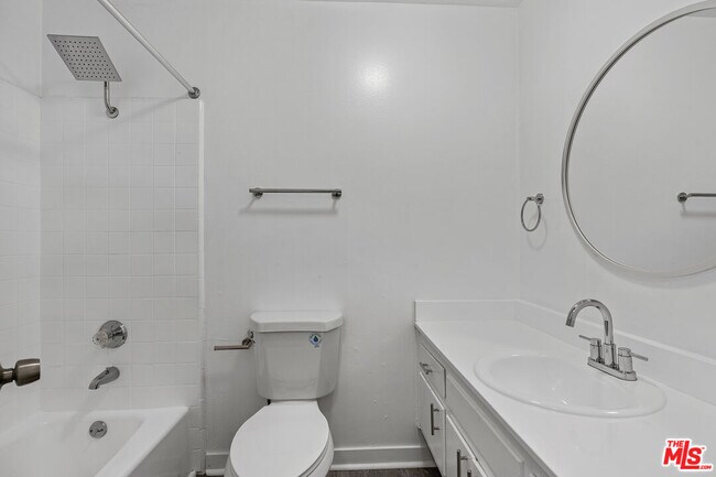 Building Photo - 12960 Dronfield Ave