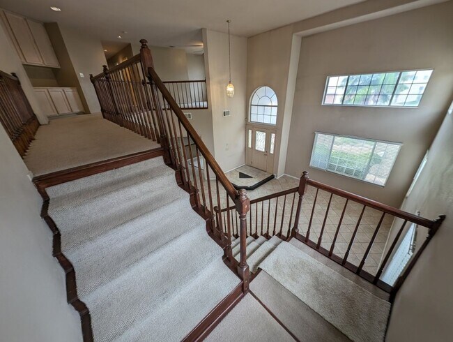 Building Photo - 2704 N Ontario Dr