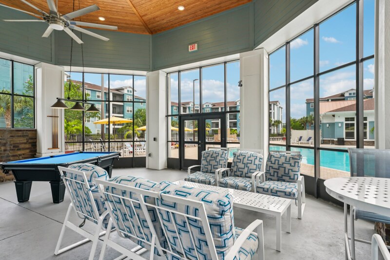 Building Photo - 2098 Seminole Blvd