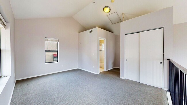 Building Photo - 2033 W 30th Ave