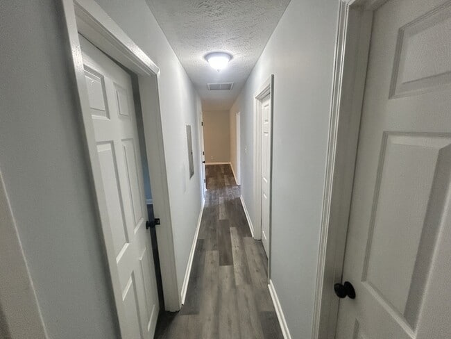 Building Photo - 6311 Glenlea Cir