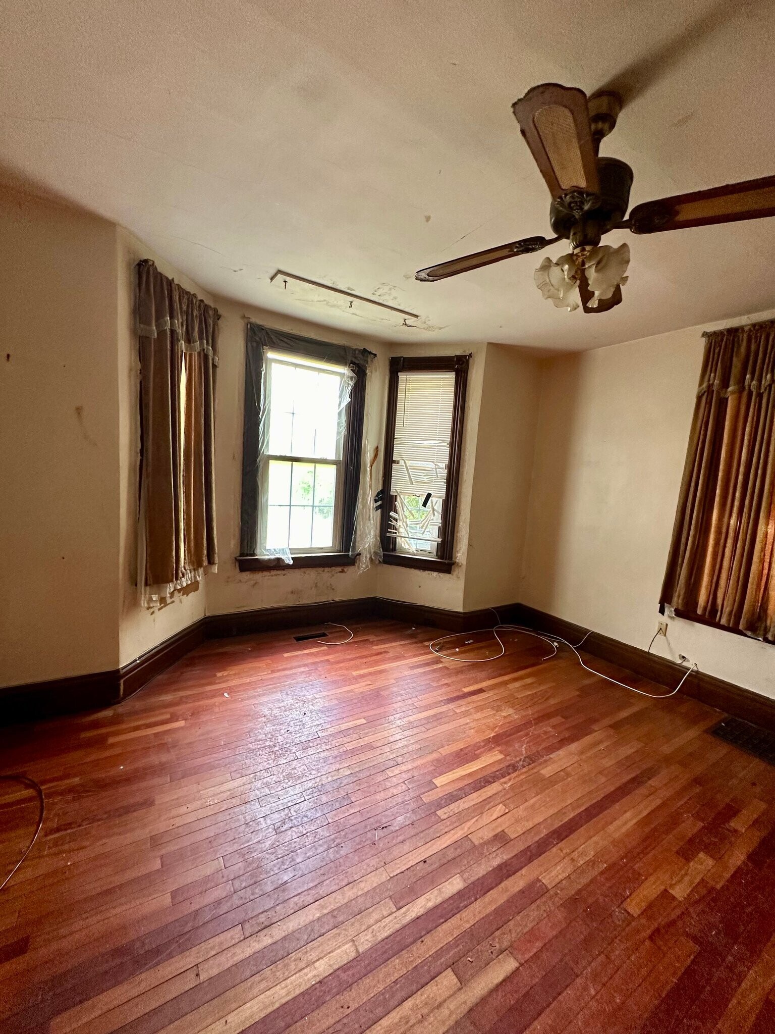 Building Photo - 8824 Huiskamp Ave