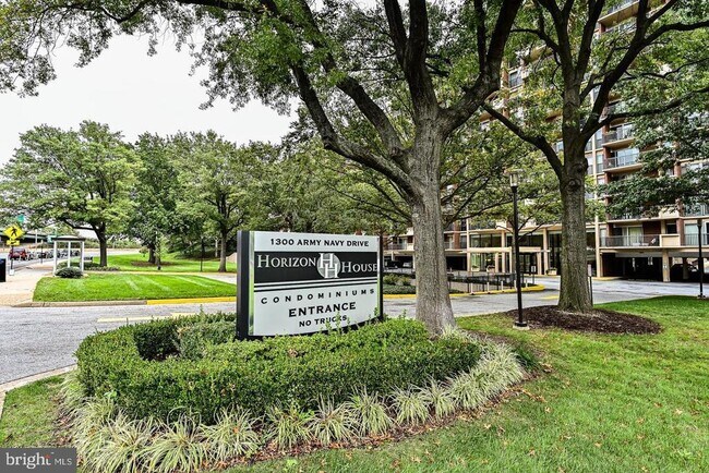 Building Photo - 1300 Army Navy Dr