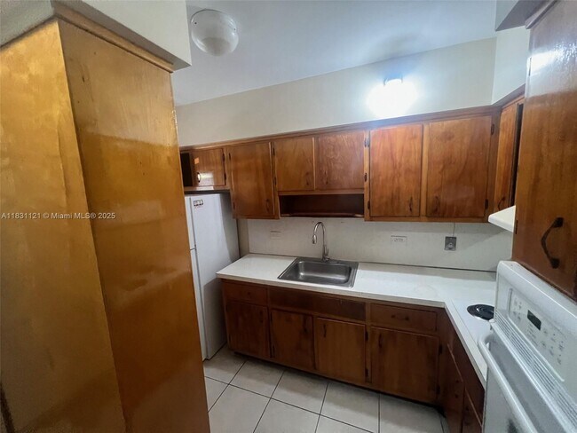 Building Photo - 6580 Santona St