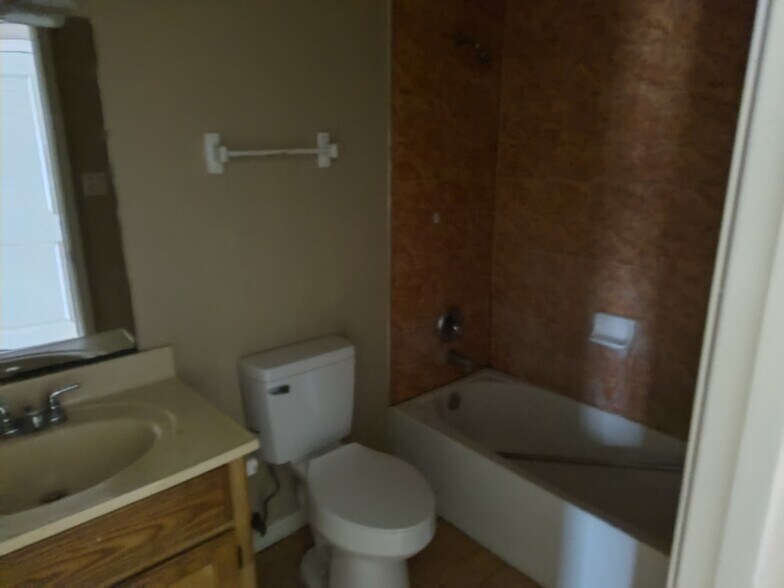 Building Photo - 2117 Aruba Dr
