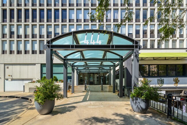 Building Photo - 345 W Fullerton Pkwy